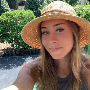 Meet your Posher, Mary elizabeth